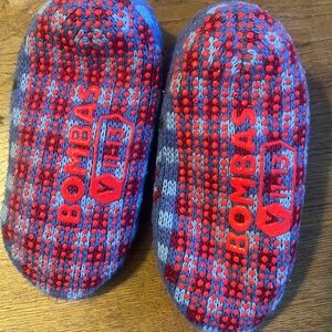 Bombas Multicolor Patterned slipper socks with storage bag.